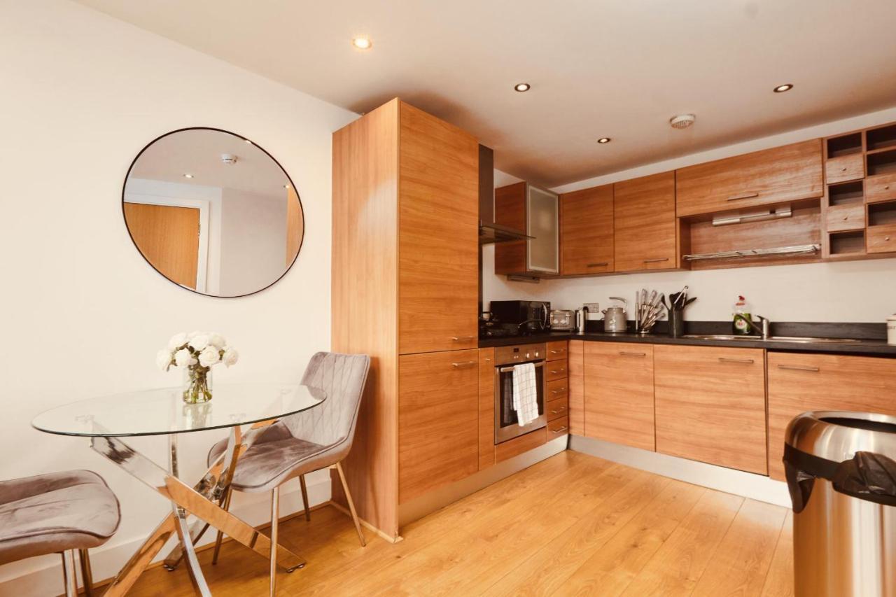 Deluxe City Modern Apt&Free Parking No Balcony 리즈 외부 사진